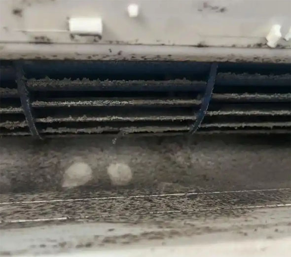 西丰空调吹的风有股烧焦味是怎么回事